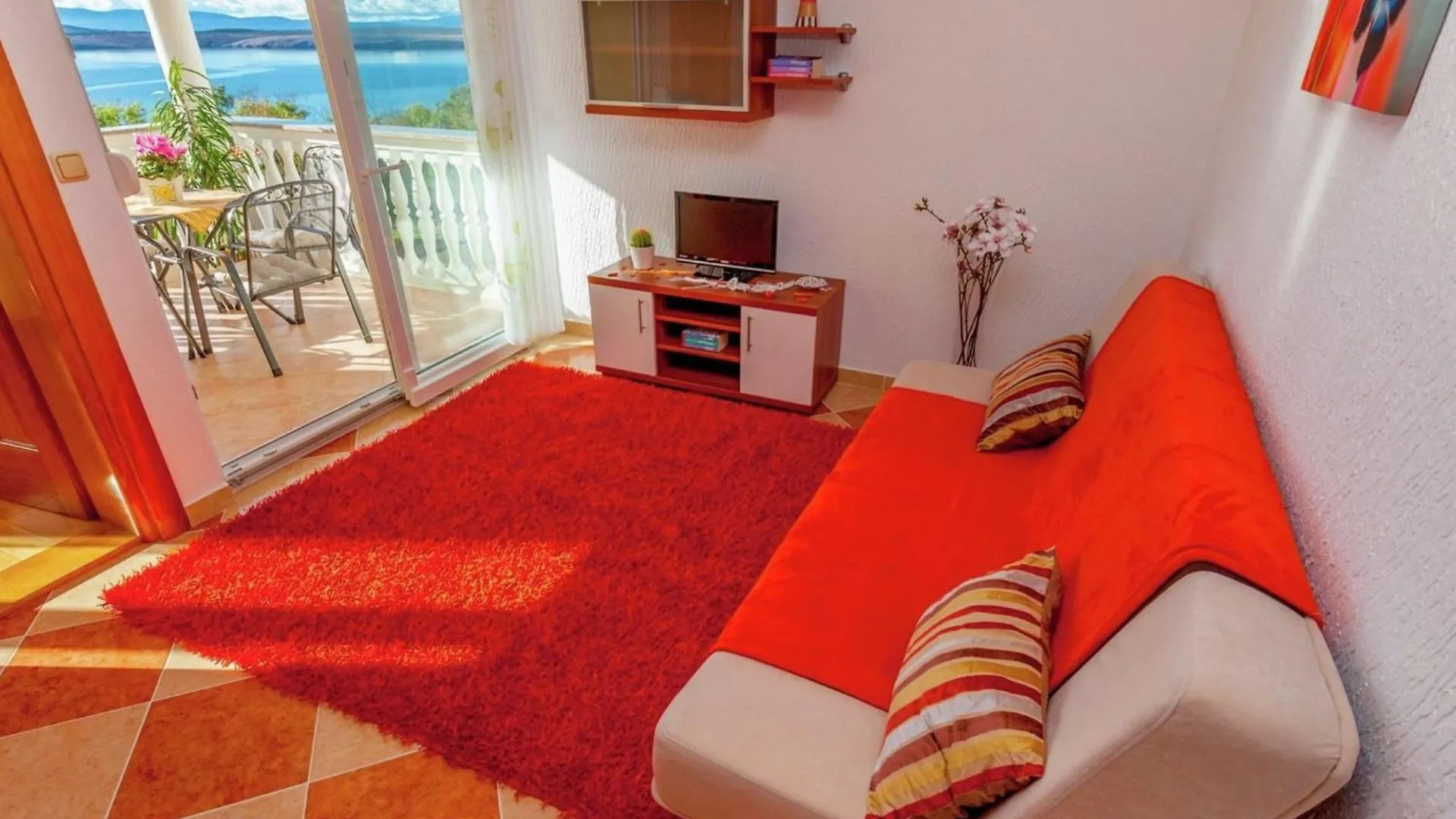 Adorable Apartment In Dramalj With Pool