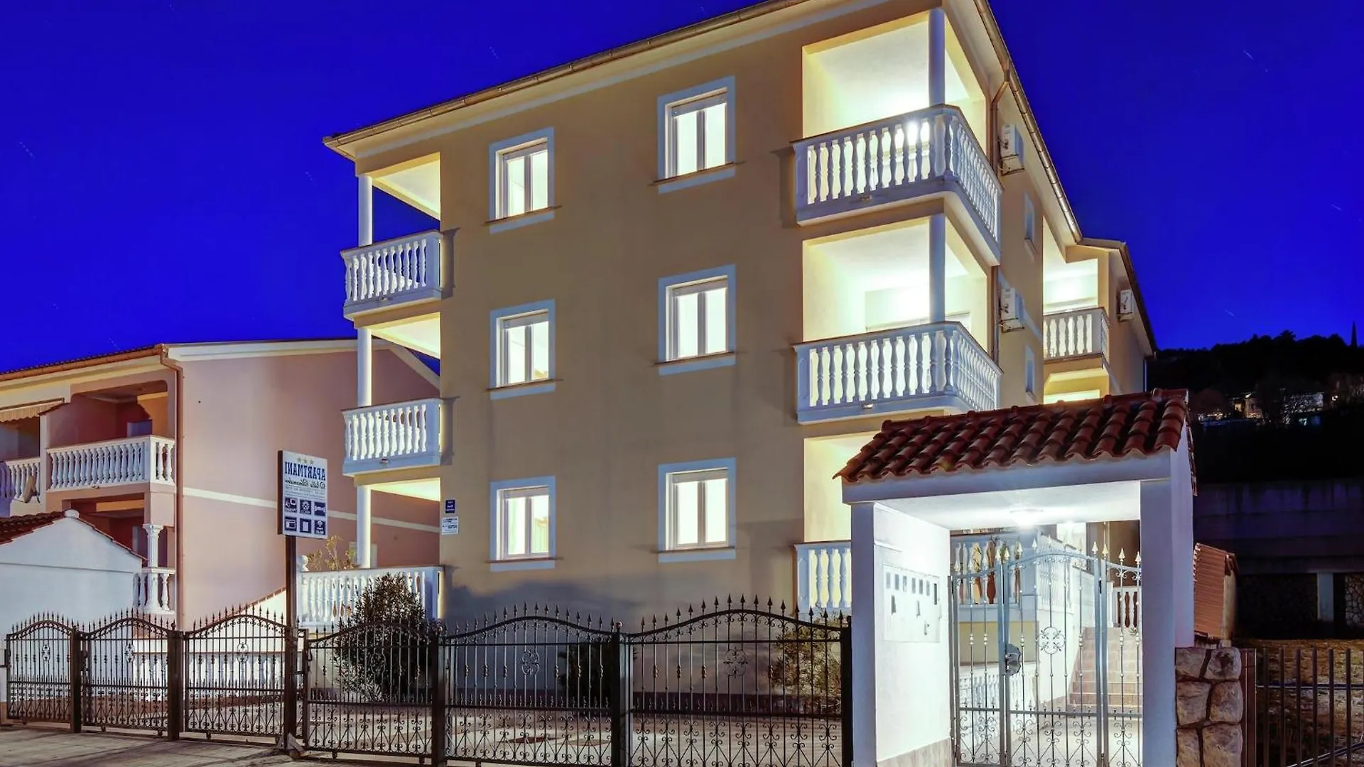 Adorable Apartment In Dramalj With Pool Chorwacja